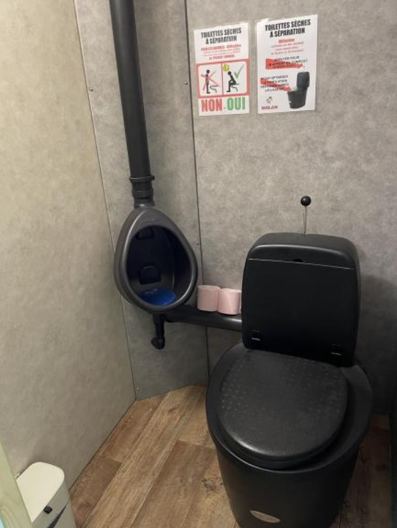 toilettes seches 4.PNG